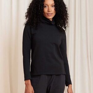 NWT Black Tradlands Turtleneck Size Large